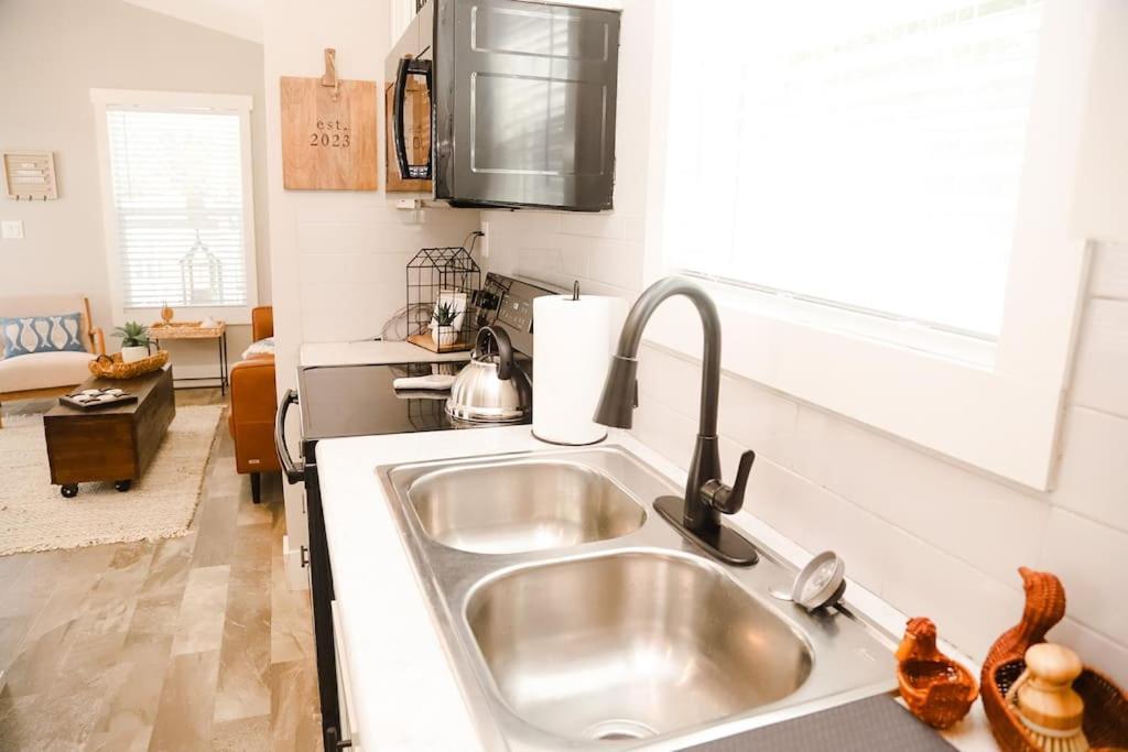 The Little Getaway-Sleeps 4, Firepit, Pet Friendly Villa Pottsboro Exterior photo